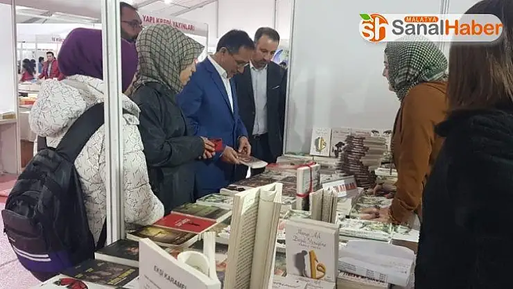 Başkan Dağtekin, kitap günlerini ziyaret etti