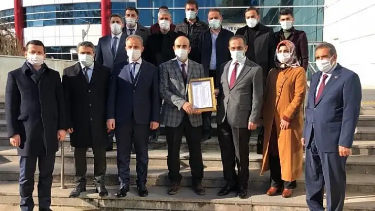 'Başkan Dağtekin mazbatasını aldı'