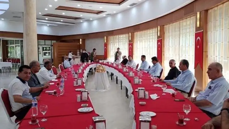 'Başkan Göksu,  AK Parti il teşkilatıyla bir araya geldi'