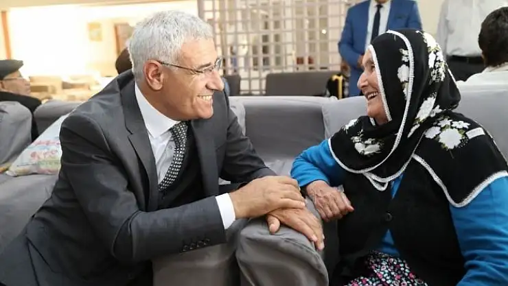 'Başkan Güder´den, Dünya Yaşlılar Günü mesajı'