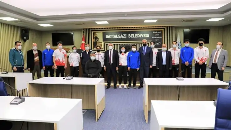 'Başkan Güder, genç sporcularla buluştu'