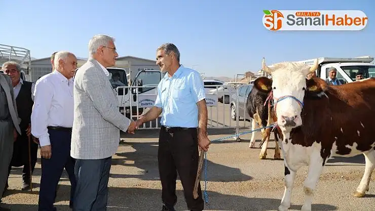 Başkan Güder hayvan pazarını ziyaret etti