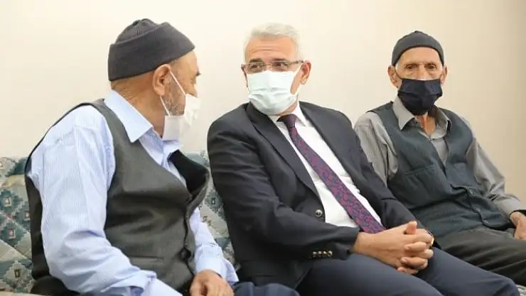 'Başkan Güder yaşlıları unutmadı'
