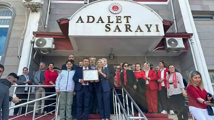 'Başkan İskender Yıldırım mazbatasını aldı'