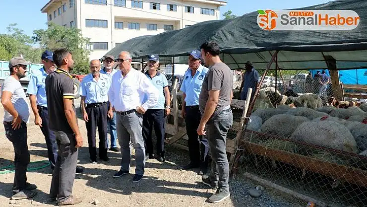 Başkan Karadağ hayvan pazarını denetledi