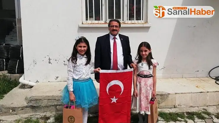 Başkan Kılıç, çocuklara hediye verdi