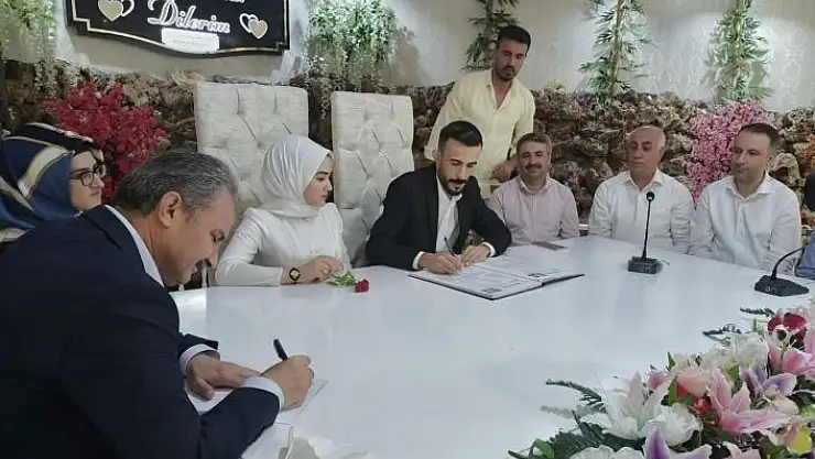 'Başkan Kılınç, işitme engelli çiftin nikahını kıydı'