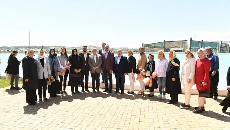 'Başkan Mahçiçek´ten anlamlı ''Anneler Günü'' kutlaması'