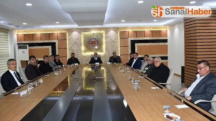 Başkan Özcan: '25 tır yardım geri gönderildi'