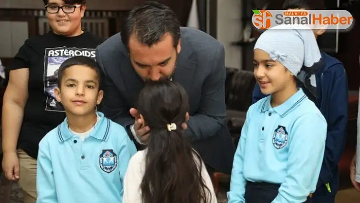 Başkan Şerifoğulları  çocuklarla bir araya geldi