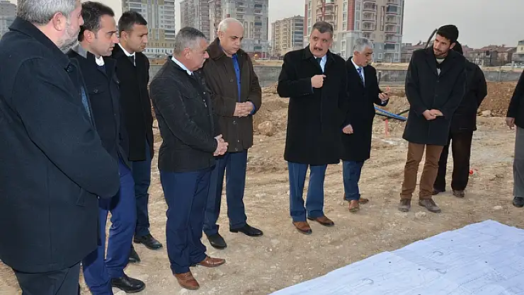 GÜRKAN, TRAFİK PARKTA İNCELEMEDE BULUNDU 