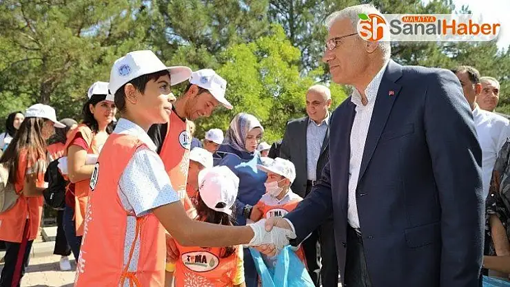 Battalgazi'de 169 ülke ile birlikte aynı zamanda çevre temizliği yapıldı