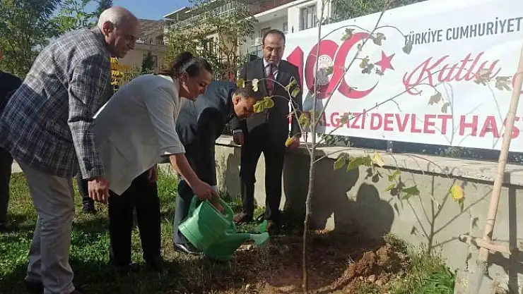 'Battalgazi Devlet Hastanesi´nde 100. Yıl fidan dikimi gerçekleştirildi'