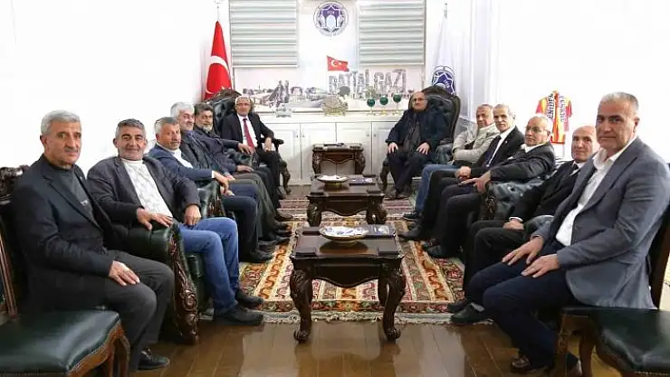 'Battalgazi Muhtarlar Derneğinden Başkan Güdere teşekkür plaketi'