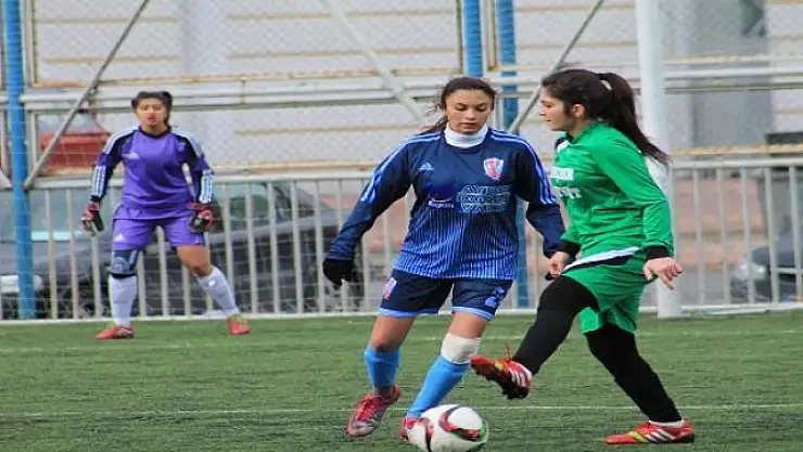 MALATYALI BAYANLARDAN ŞOK YENİLGİ