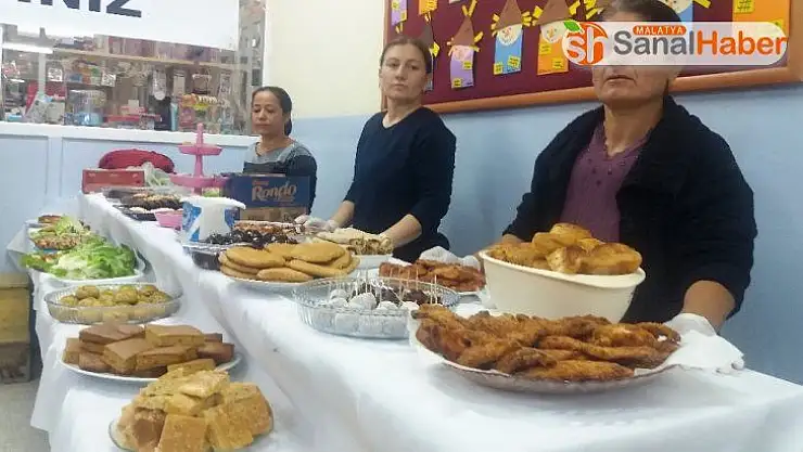 Bayat ekmekten 150 çeşitli yemek ve tatlı yaptılar