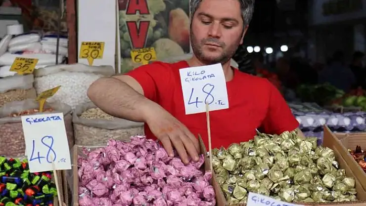 'Bayram şekerleri tezgahlardaki yerini aldı'