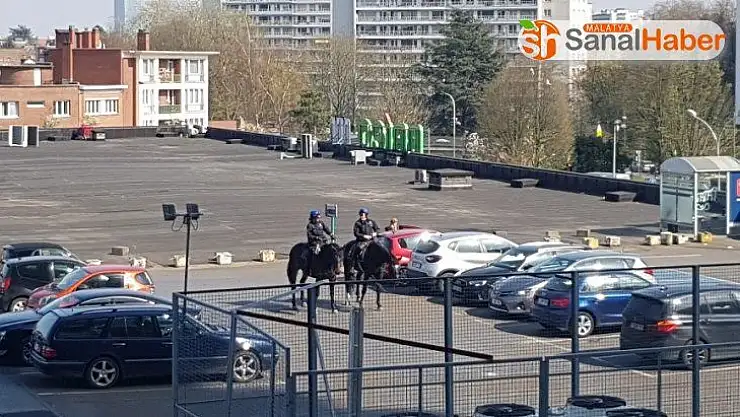 Belçika'da atlı polislerden 'korona' denetimi