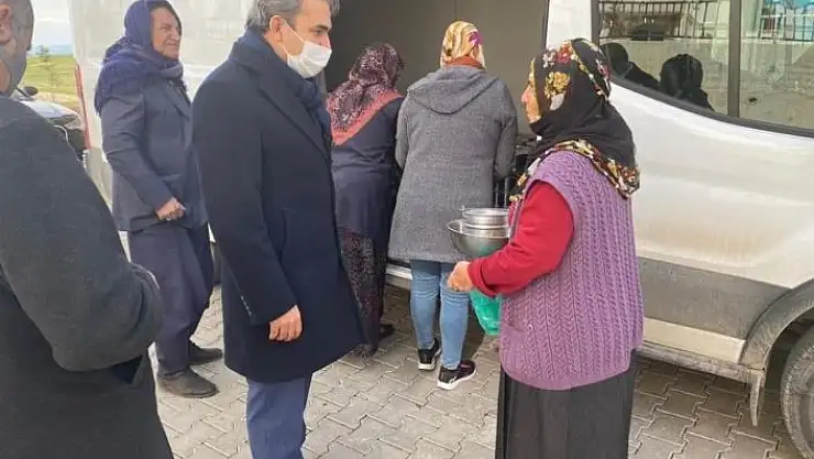 'Besni Belediyesi ihtiyaç sahiplerine yemek dağıtıyor'
