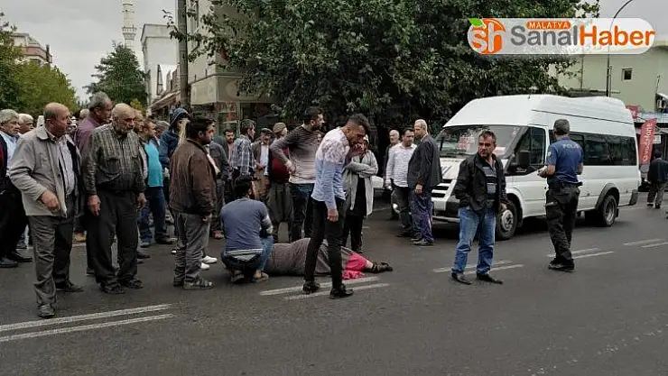 Besni'de yolcu minibüsü yayaya çarptı