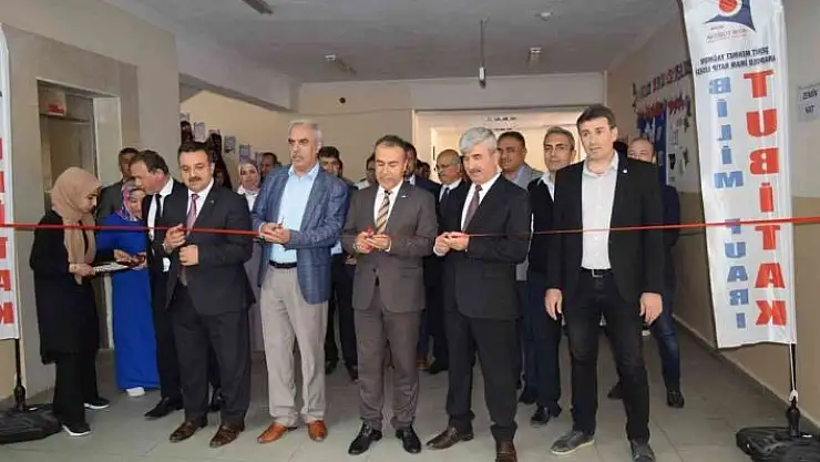 'Besni ilçesinde TÜBİTAK 4006 bilim fuarı düzenlendi'