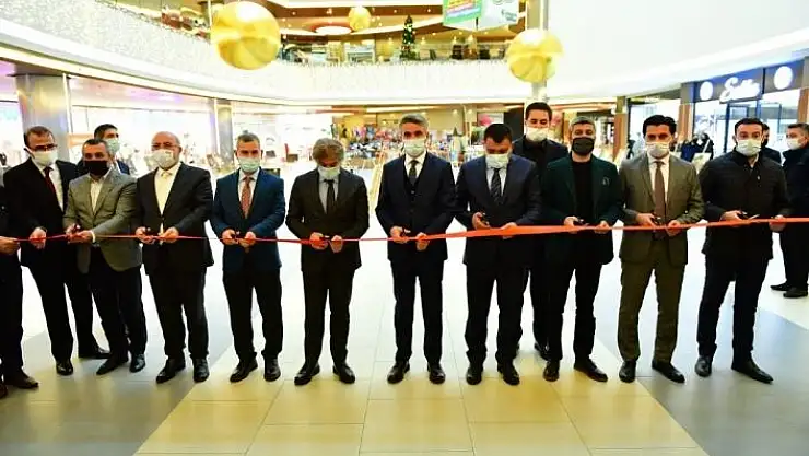 'Beydağı Gençlik Merkezi´nin sergisi AVM´de açıldı'