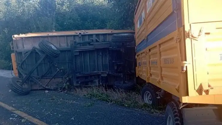 'Biçerdöver ile traktör çarpıştı: 2 yaralı'