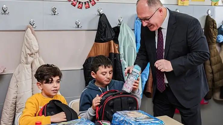 'Bin 275 depremzede öğrenci Sivas´ta ders başı yaptı'