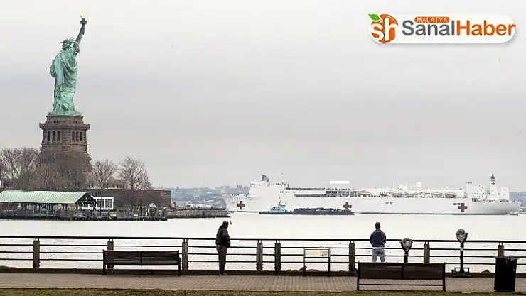 Bin yataklı hastane gemisi New York'a ulaştı