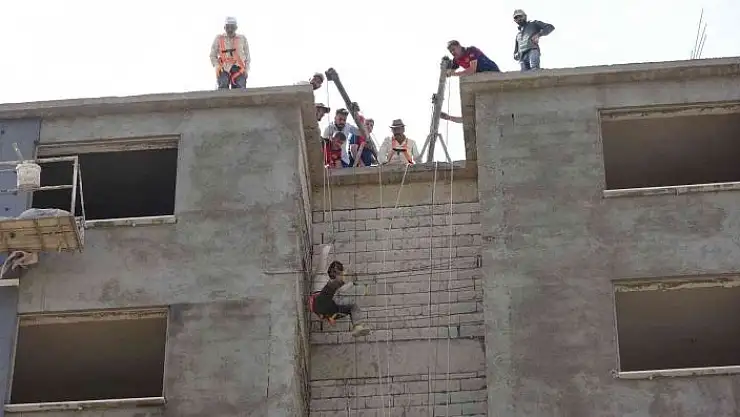 'Binanın tepesinde ölüm kalım mücadelesi verdi'