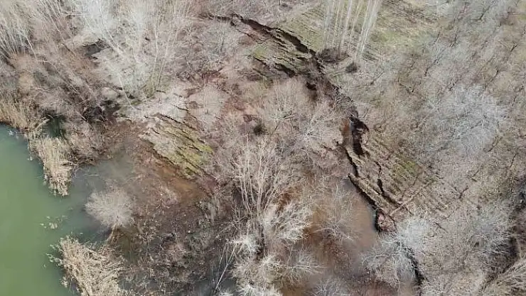 'Binlerce ton toprak kaydı, gölün su seviyesi yükseldi'