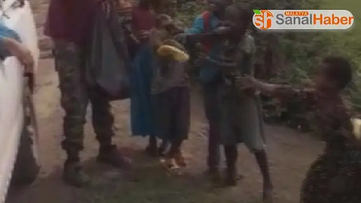 Bir dilim ekmek ile gelen mutluluk izleyenleri duygulandırdı