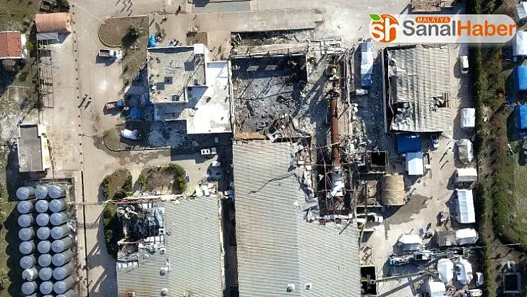 Bombalanan fabrikanın enkazında yaşıyorlar