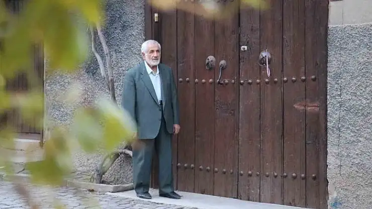 'Bu kapı tokmakları cinsiyet belirtiyor'