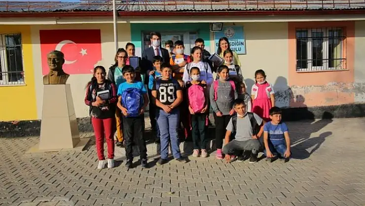 'Bu köydeki çocuklarda artık EBA´ya girebilecek'
