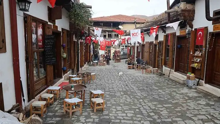 'Bu sokaktaki tüm esnaf kadın'