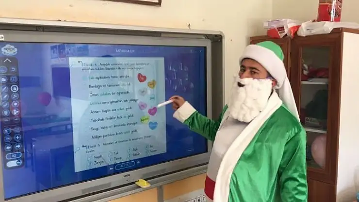 'Bulduğu yöntemle uzaktan eğitimi eğlenceli hale getirdi'