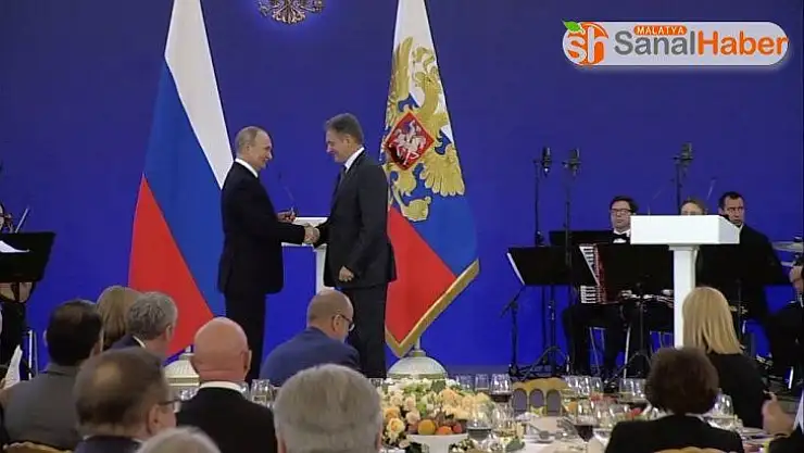 Bulgaristan'da ajanlıkla suçlanan STK başkanına Rusya'da devlet nişanı verildi