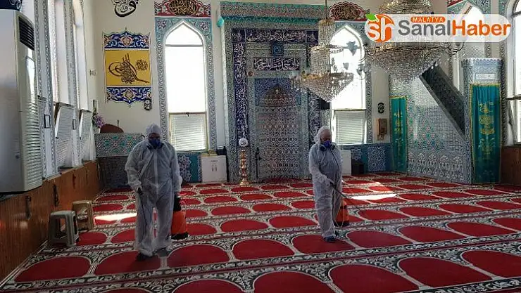 Bulgaristan'da korona virüse karşı ibadethaneler dezenfekte ediliyor