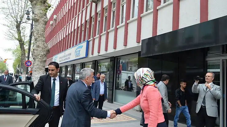 VALİ KAMÇI MÜDÜRLÜKLERDE İNCELEMELERDE BULUNDU