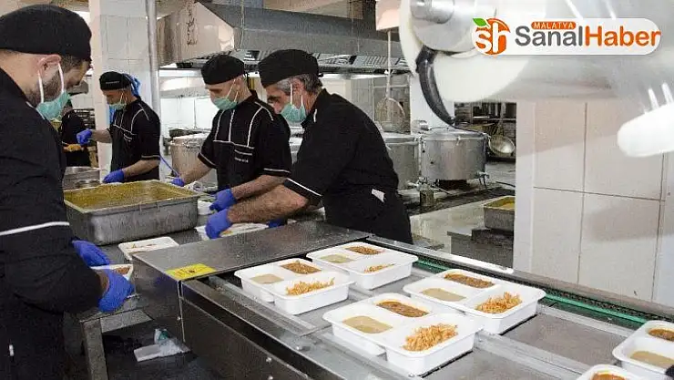 Büyükşehir'den evlere iftar yemeği