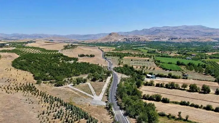 'Büyükşehir, yolları asfaltlamaya devam ediyor'