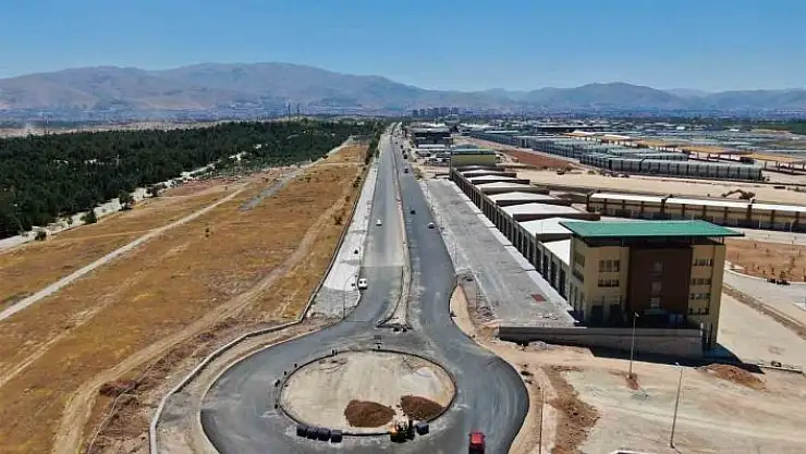 'Büyükşehrin yol çalışmaları sürüyor'