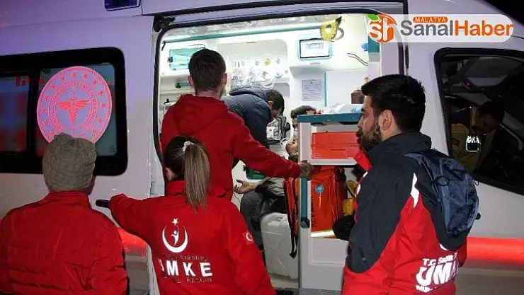 Çadır kentte yangın çıktı, 8 kişi dumandan etkilendi