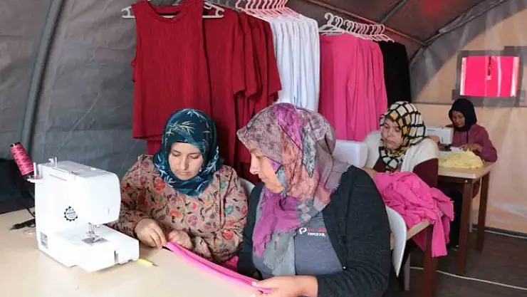 'Çadırda dikiş atölyeleri depremzedelere yeni gelir kapısı oldu'