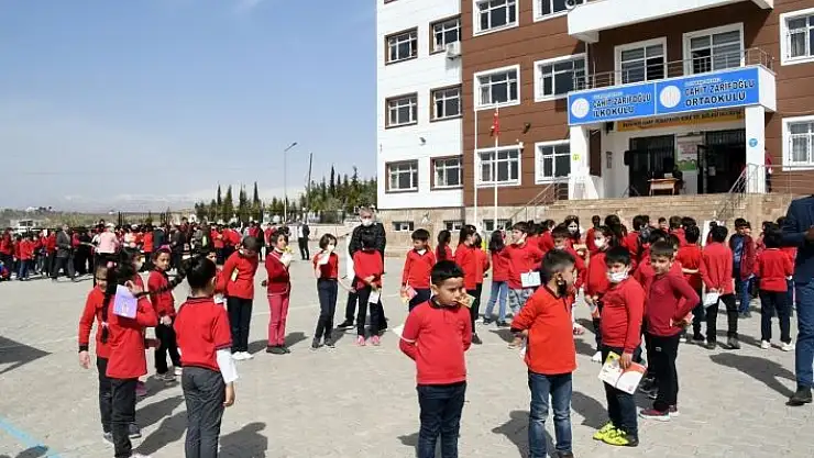 'Cahit Zarifoğlu İlk ve Ortaokulunda kitap okuma etkinliği'
