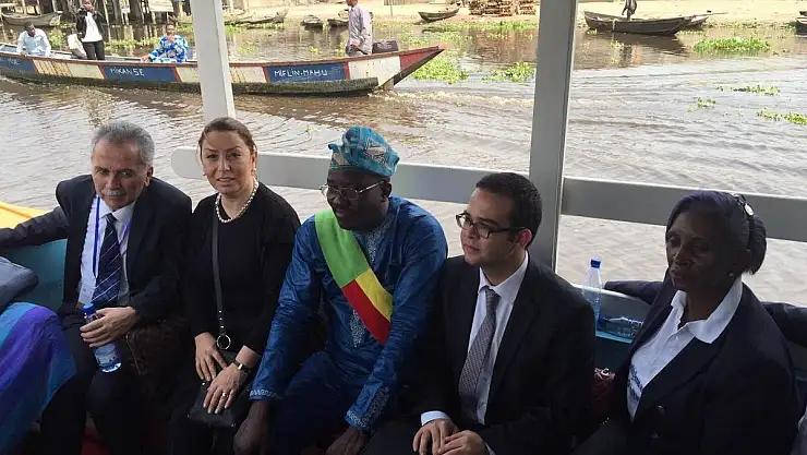 ÇALIK, AFRİKA ÜLKESİ BENİN´DE TÜRKİYE´Yİ ANLATTI