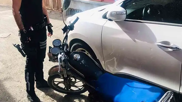 'Çalıntı motosikletle polislerden kaçamadı'