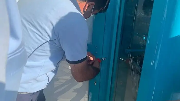 'Çalışma ruhsatı olmayan market zincirinin şubesi mühürlendi'