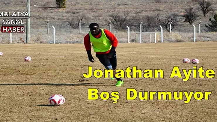 Jonathan Ayite Boş Durmuyor